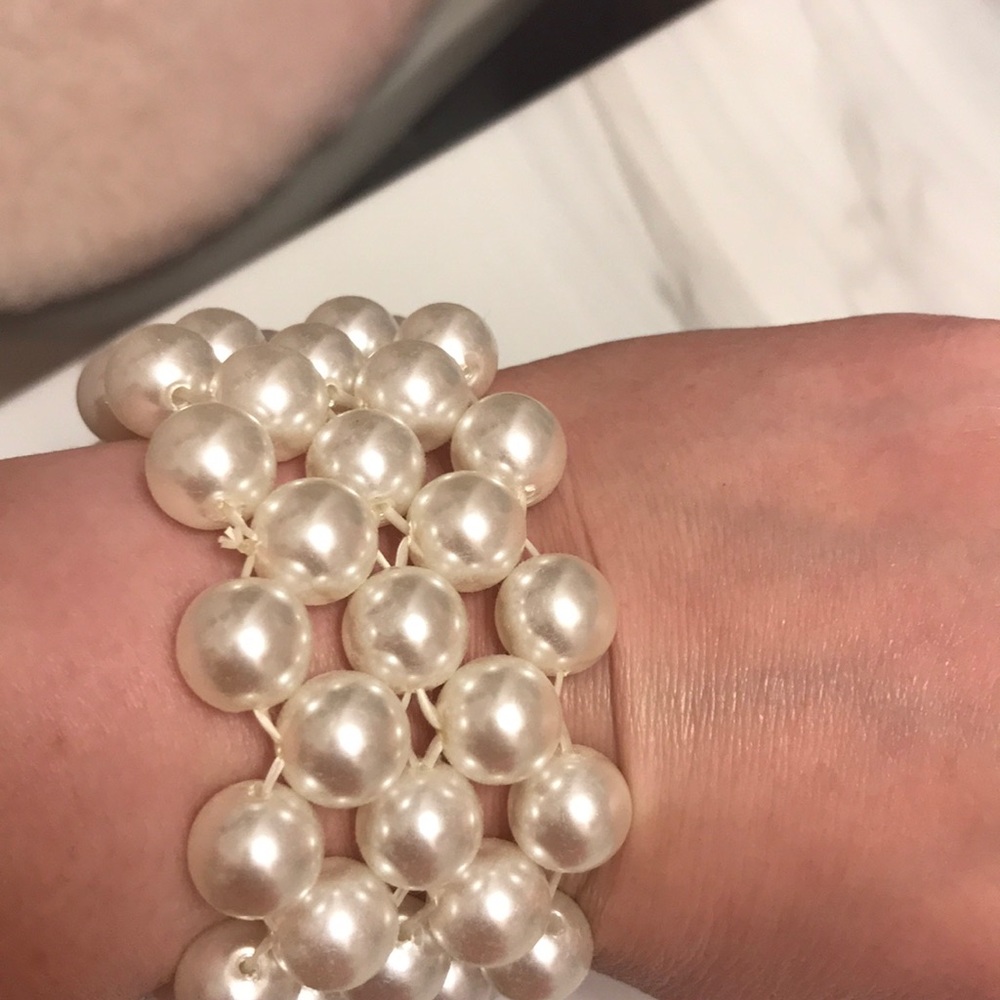 Pearl stretch cuff bracelet